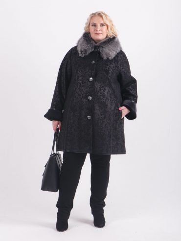 Черная дубленка с фигурными рельефами, цвет черный в интернет-магазине Фабрики Тревери