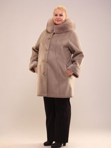 Дубленка с рельефами и песцом, цвет бежевый в интернет-магазине Фабрики Тревери