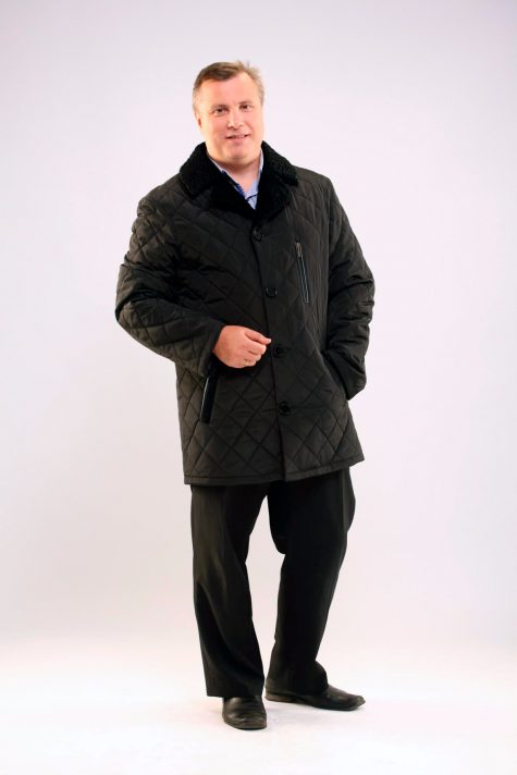 Куртка с меховым воротником, цвет черный в интернет-магазине Фабрики Тревери