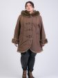 Пальто из плащевки с меховой отделкой, цвет коричневый в интернет-магазине Фабрики Тревери
