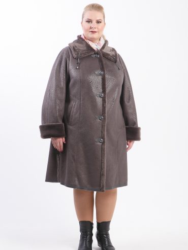 Серая дубленка и эко-меха с воротником, цвет серый в интернет-магазине Фабрики Тревери