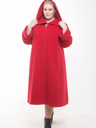 Длинное пальто с капюшоном, цвет красный в интернет-магазине Фабрики Тревери