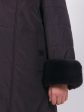 Пальто из плащевки с меховым капюшоном, цвет фиолетовый в интернет-магазине Фабрики Тревери
