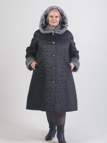 Зимнее пальто с меховым капюшоном, цвет черный в интернет-магазине Фабрики Тревери