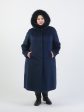 Пальто из ворсового драпа с меховым капюшоном, цвет синий в интернет-магазине Фабрики Тревери
