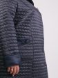 Стеганное пальто приталенного силуэта из стежки, цвет синий в интернет-магазине Фабрики Тревери