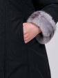 Зимнее пальто на двойном утеплителе с меховым капюшоном, цвет черный в интернет-магазине Фабрики Тревери