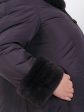 Зимнее пальто на двойном утеплителе с меховым капюшоном, цвет фиолетовый в интернет-магазине Фабрики Тревери