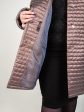 Легкая стеганая куртка из двухцветной плащевки, цвет бежевый в интернет-магазине Фабрики Тревери
