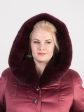 Пальто малинового цвета на двойном утеплителе с мехом, цвет бордовый в интернет-магазине Фабрики Тревери