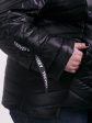Брендированная куртка косуха с силиконовыми лентами, цвет черный в интернет-магазине Фабрики Тревери