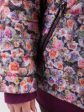 Модная женская куртка из стеганной ткани с ярким мультиколоровым принтом, цвет розовый в интернет-магазине Фабрики Тревери