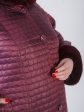 Женское стеганное пальто модного геометрического рисунка, цвет бордовый в интернет-магазине Фабрики Тревери