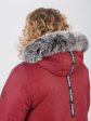 Спортивная женская куртка из мембранной ткани и брендированными кнопками, цвет бордовый в интернет-магазине Фабрики Тревери
