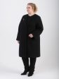 Романтическое чуть удлиненное женское пальто с брошью, цвет черный в интернет-магазине Фабрики Тревери