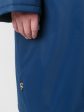 Женская удлиненная куртка синего цвета с белым енотом, цвет синий в интернет-магазине Фабрики Тревери