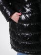 Женская куртка из стеганной черной блестящей ткани, цвет черный в интернет-магазине Фабрики Тревери