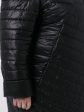 Зимнее женское пальто из комбинированной стеганной ткани с брендированными лентами, цвет черный в интернет-магазине Фабрики Тревери