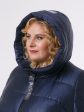 Зимнее женское пальто из комбинированной стеганной ткани с брендированными лентами, цвет синий в интернет-магазине Фабрики Тревери