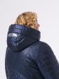 Зимнее женское пальто из комбинированной стеганной ткани с брендированными лентами, цвет синий в интернет-магазине Фабрики Тревери