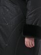 Зимнее пальто с контрастной отделочной строчкой и полу норкой , цвет черный в интернет-магазине Фабрики Тревери
