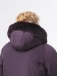 Зимнее пальто с контрастной отделочной строчкой и полу норкой в цвет ткани, цвет фиолетовый в интернет-магазине Фабрики Тревери