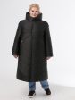 Женское пальто из комбинированной стеганной ткани с декоративной подвеской, цвет черный в интернет-магазине Фабрики Тревери