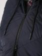 Женское пальто из комбинированной стеганой ткани синего цвета, цвет синий в интернет-магазине Фабрики Тревери