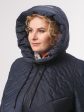 Женское пальто из комбинированной стеганой ткани синего цвета, цвет синий в интернет-магазине Фабрики Тревери