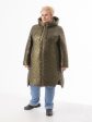 Молодежное стеганное пальто с асимметрией по низу, цвет оливковый в интернет-магазине Фабрики Тревери