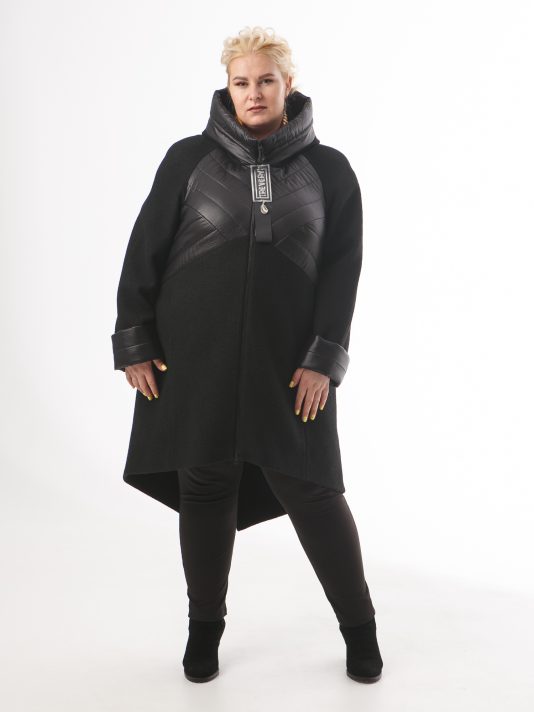 Молодежное комбинированное стеганное пальто с дизайнерской подвеской , цвет черный в интернет-магазине Фабрики Тревери