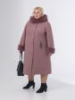 Женское пальто из стеганной плащевки модного геометрического рисунка с дизайнерской подвеской, цвет розовый в интернет-магазине Фабрики Тревери