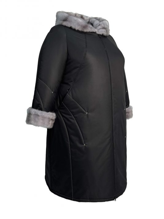 Женское зимнее пальто с контрастной отделочной строчкой и норкой крестовкой, цвет черный в интернет-магазине Фабрики Тревери