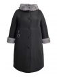 Пальто зимнее из плащевки с норкой и декоративной подвеской, цвет черный в интернет-магазине Фабрики Тревери