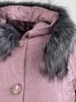Женское зимнее стеганное пальто с чернобуркой и дизайнерской подвеской , цвет розовый в интернет-магазине Фабрики Тревери