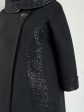 Элегантное женское пальто с пайетками и дизайнерской брошью, цвет черный в интернет-магазине Фабрики Тревери