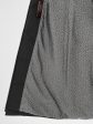 Женское пальто черного цвета с наклонными линиями , цвет черный в интернет-магазине Фабрики Тревери