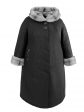 Женское зимнее пальто с дизайнерской подвеской и норкой , цвет черный в интернет-магазине Фабрики Тревери