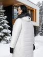 Пуховик больших размеров с капюшоном, цвет белый в интернет-магазине Фабрики Тревери