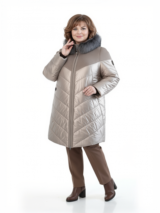 Пуховик больших размеров с капюшоном, цвет бежевый в интернет-магазине Фабрики Тревери