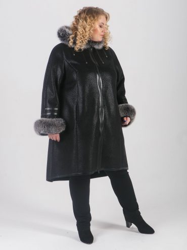 Молодежная дубленка с песцом, цвет черный в интернет-магазине Фабрики Тревери