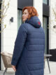 Пальто больших размеров с капюшоном, модель 97903 в цвете синий с красным