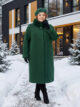 Зимнее женское пальто из драпа со стойкой и мехом, модель 99805-12 в цвете темно-зеленый
